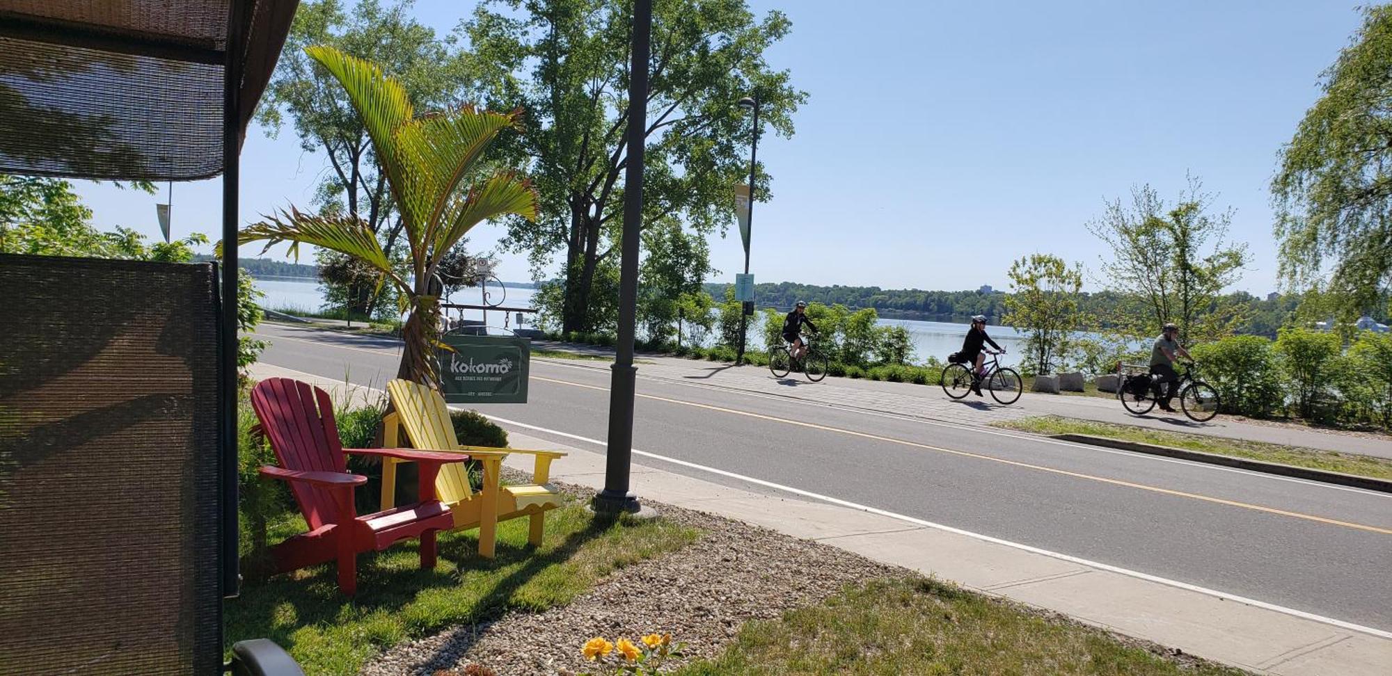 Kokomo Inn Bed And Breakfast Ottawa-Gatineau'S Only Tropical Riverfront B&B On The National Capital Cycling Pathway Route Verte #1 - For Adults Only - Chambre D'Hotes Tropical Aux Berges Des Outaouais Bnb #17542O Exterior photo